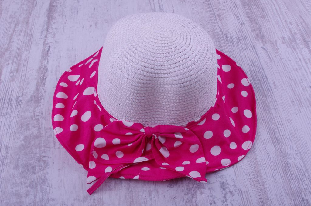 Capello with ribbon