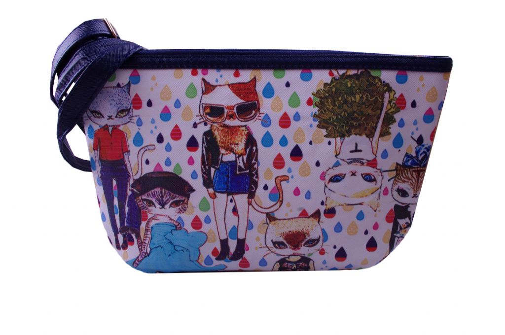 Purse with a kitten
