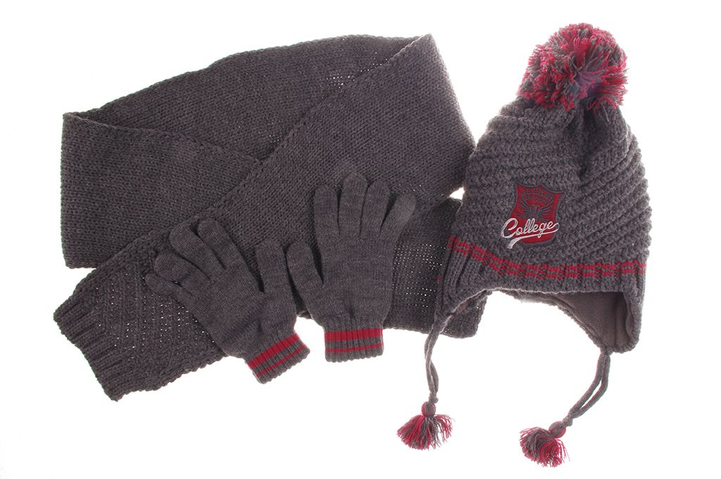 Set scarf, hat and boy gloves