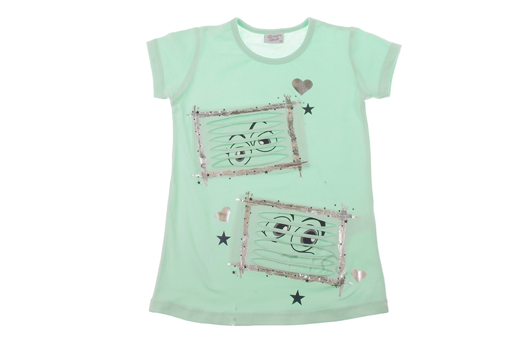 T-shirt girl