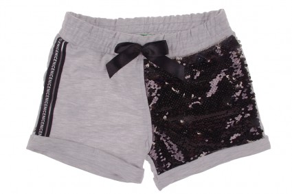 Short pants girl with reversing sequins