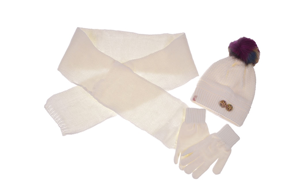 Set with hat, scarf and gloves girl