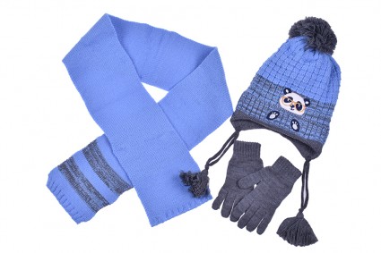 Set with hat, scarf and boy gloves