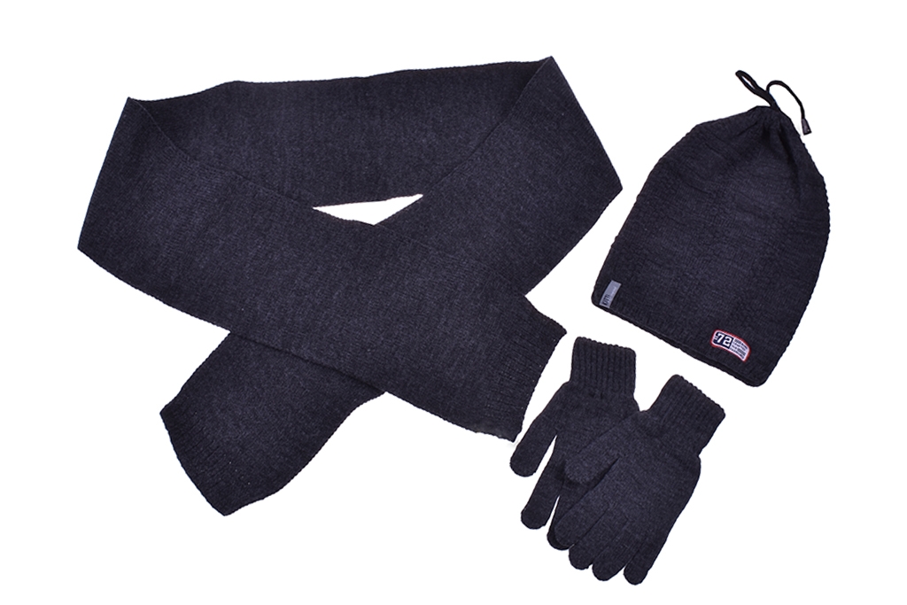 Set with hat, scarf and boy gloves