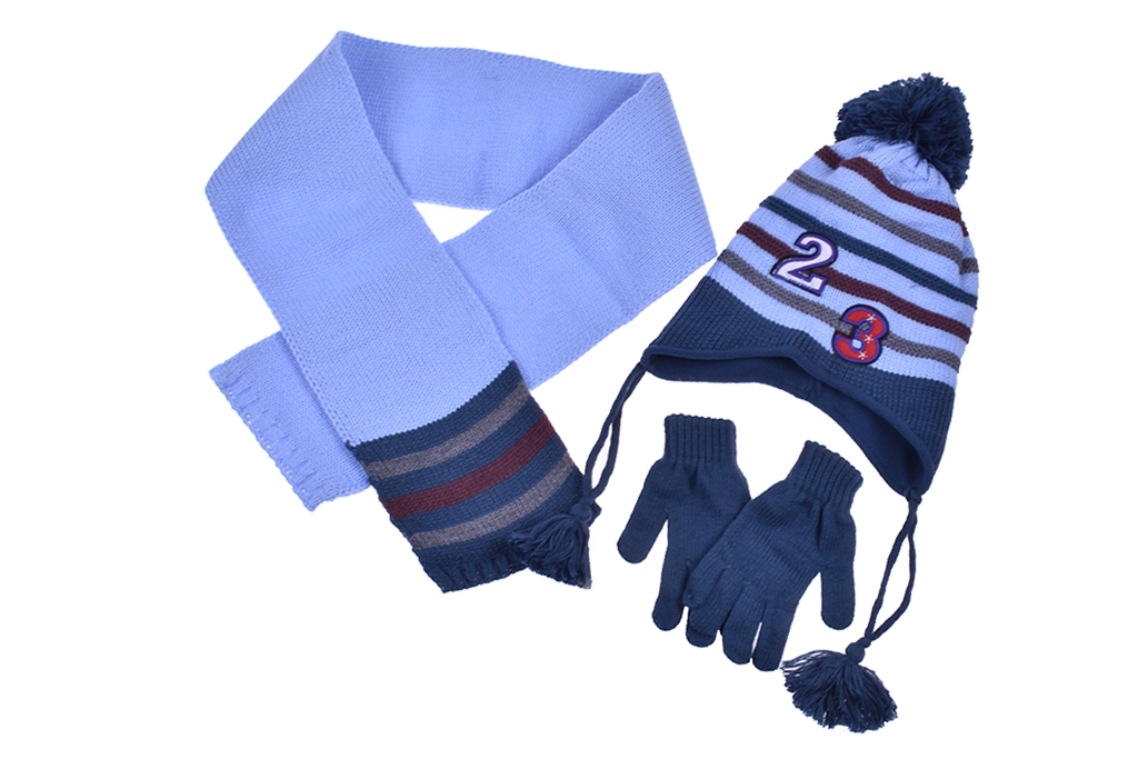Set with hat, scarf and boy gloves