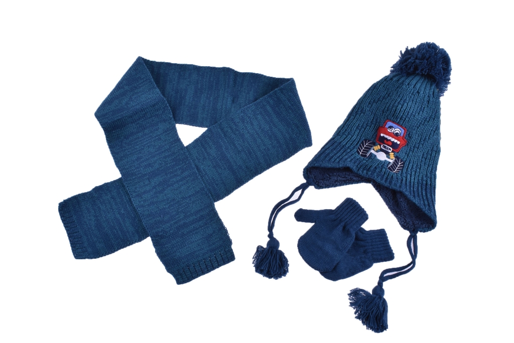 Set with hat, scarf and boy gloves