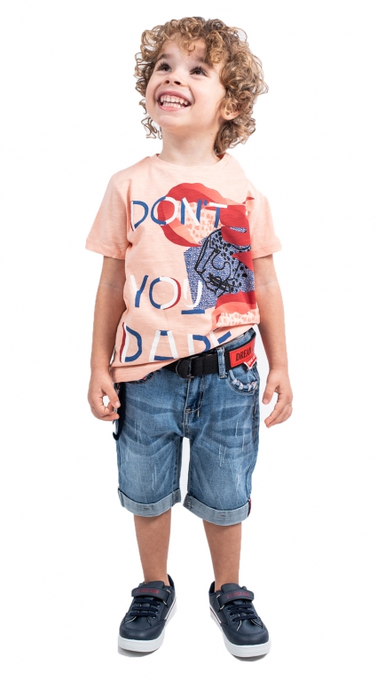 T-shirt boy