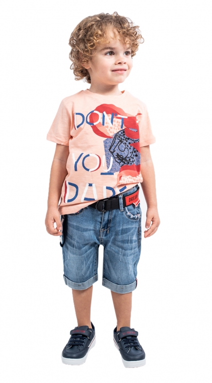 T-shirt boy