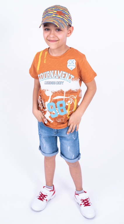 T-shirt boy