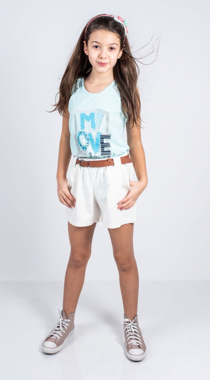 T-shirt girl