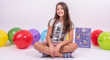 T-shirt girl