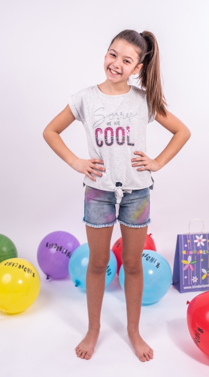 T-shirt girl