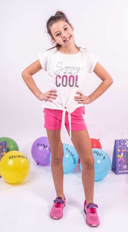T-shirt girl