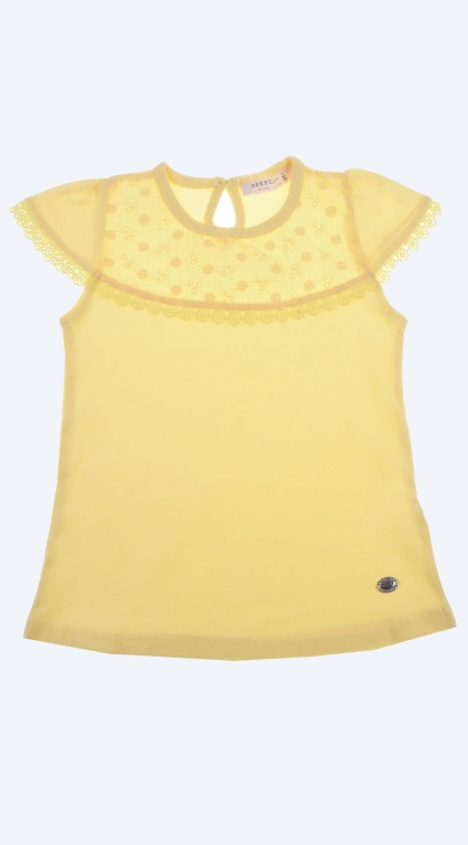 T-shirt girl