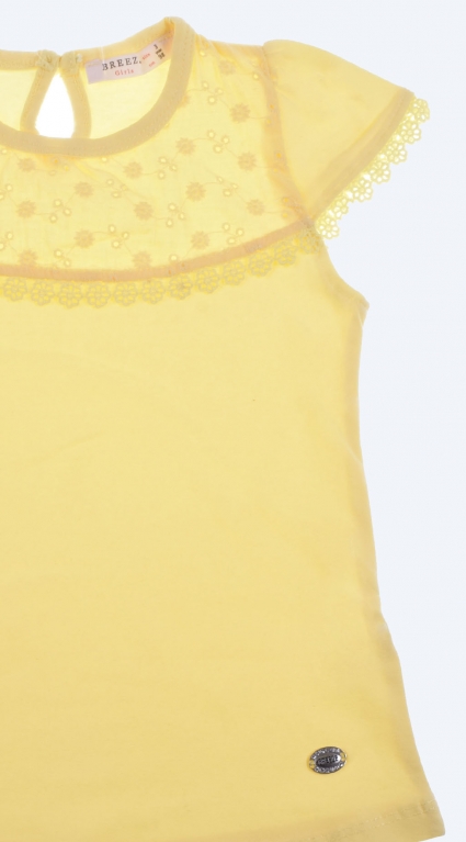 T-shirt girl