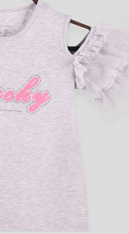 T-shirt girl