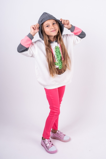 Sweatshirt girl