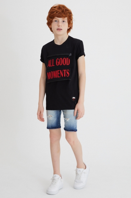T-shirt boy