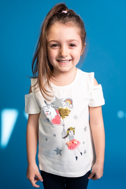 T-shirt girl