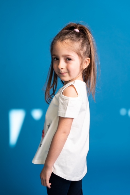 T-shirt girl