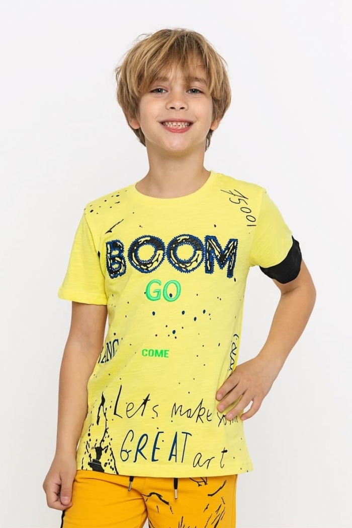 T-shirt boy