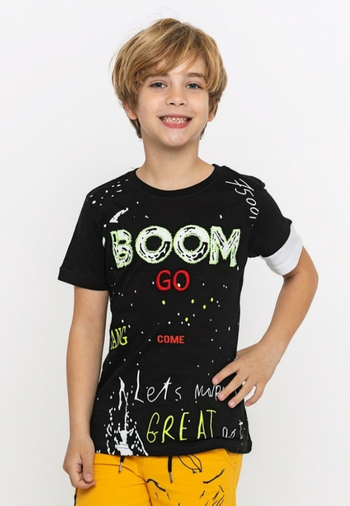 T-shirt boy
