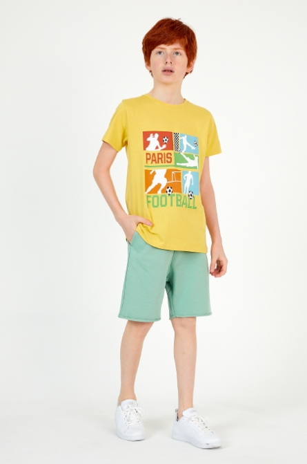 T-shirt boy