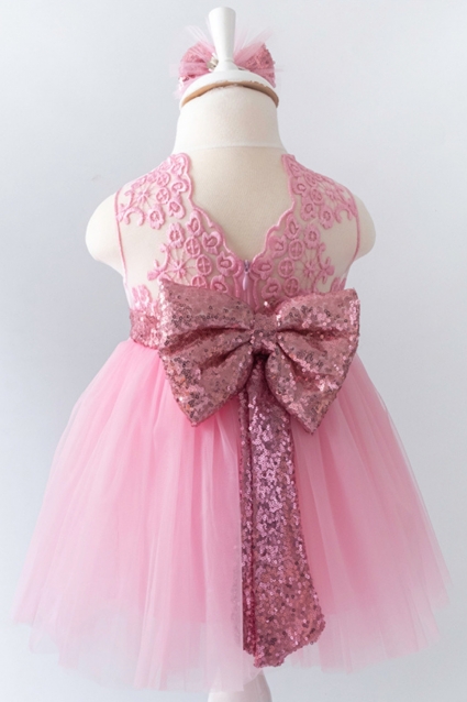Formal dress with hairpin