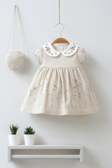 Short sleeve dress with ribbon