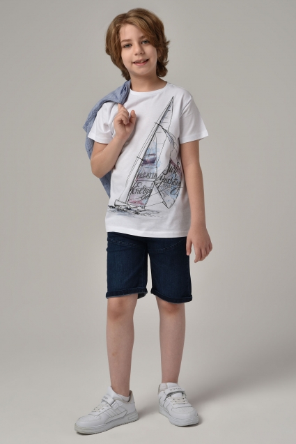 T-shirt boy