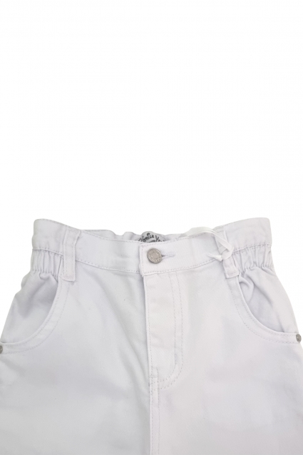Fata pantalonilor