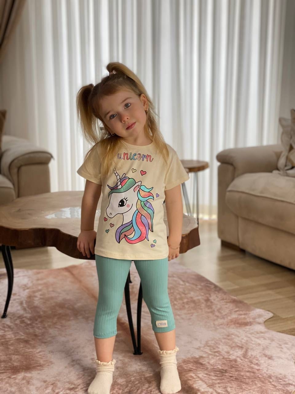 Girl`s short sleeve unicorn set