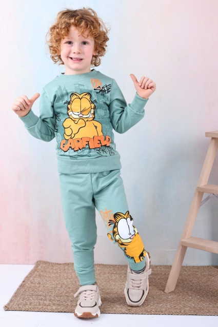 Children`s kit for a long -sleeved girl stitch