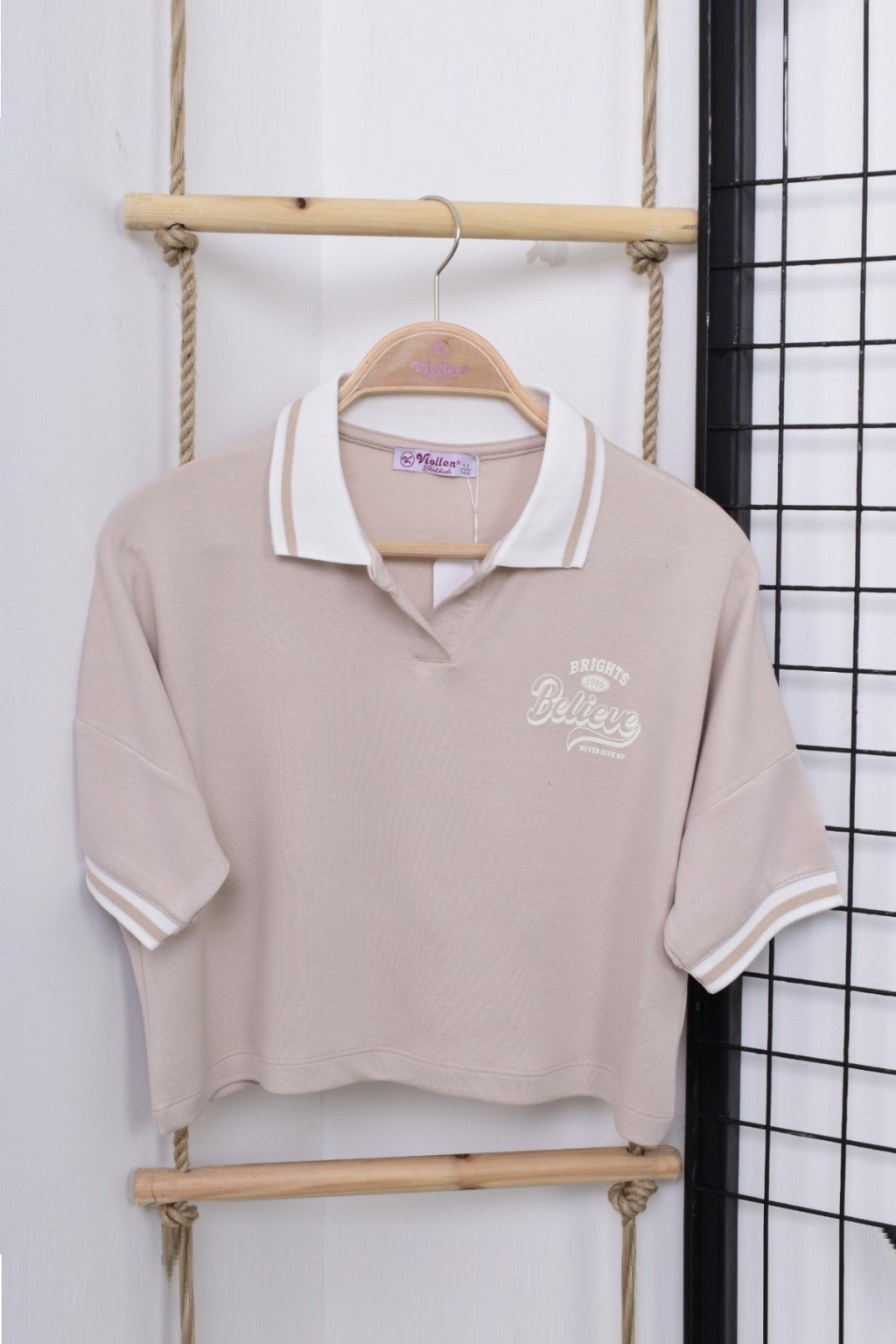 Tricou cu o fată pentru o fată, bej