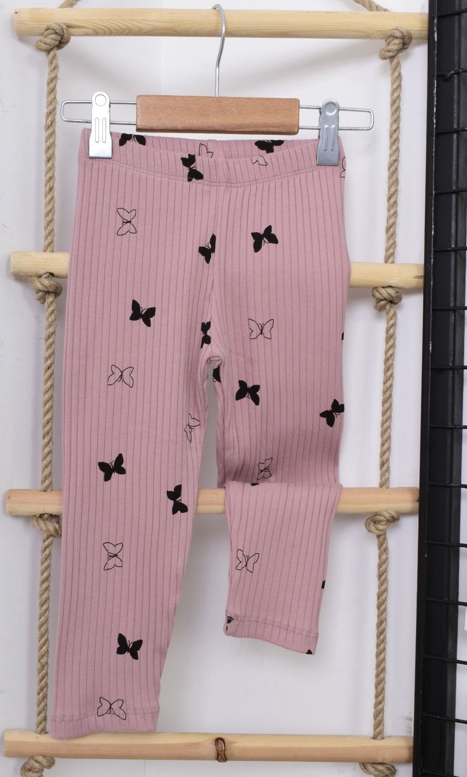 Children`s wedge, pink color