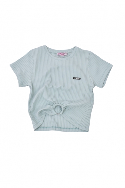 Fata tricou