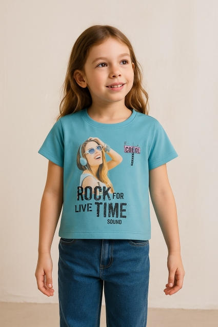 T-shirt girl