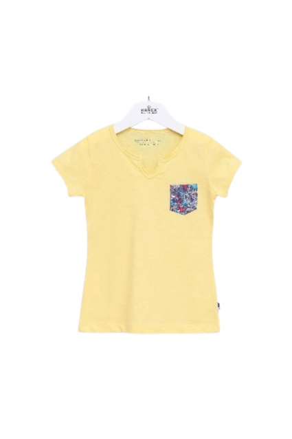 Fata tricou