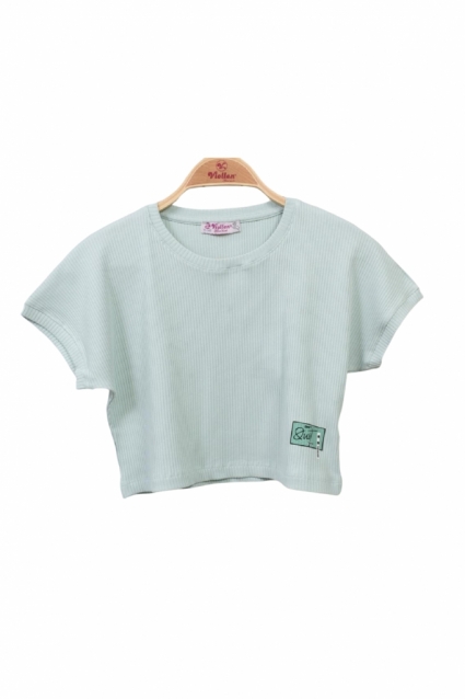 Fata tricou