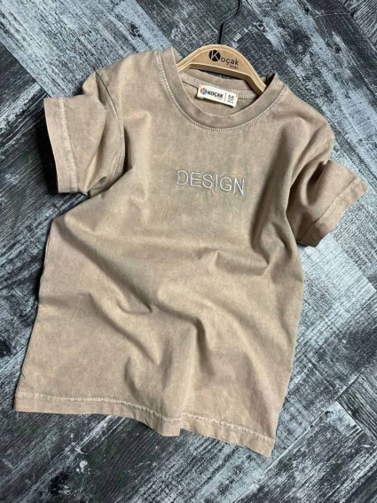 A baby t -shirt for a boy, beige
