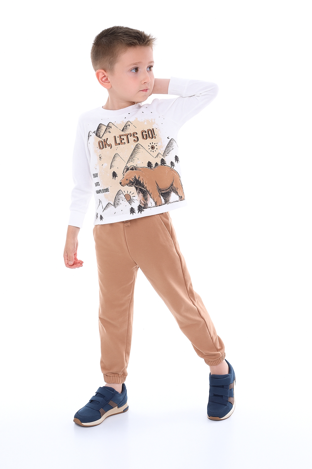 A baby set for a long -sleeved boy, brown color
