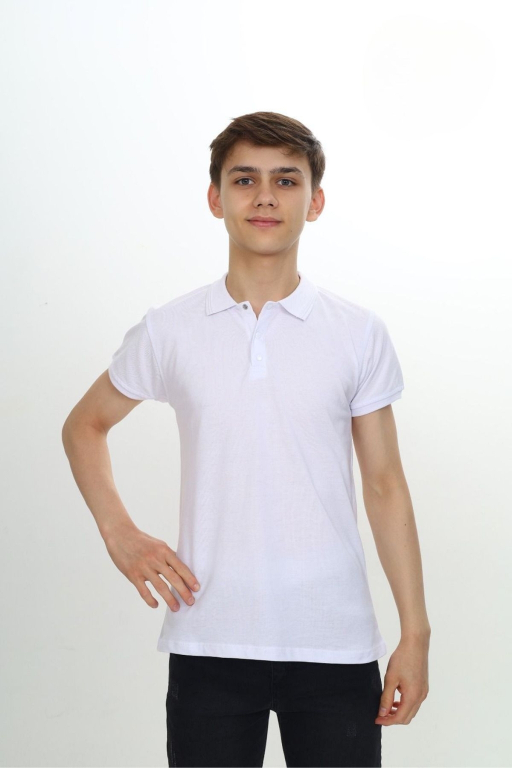 Tricou pentru copii pentru un băiat cu guler, alb