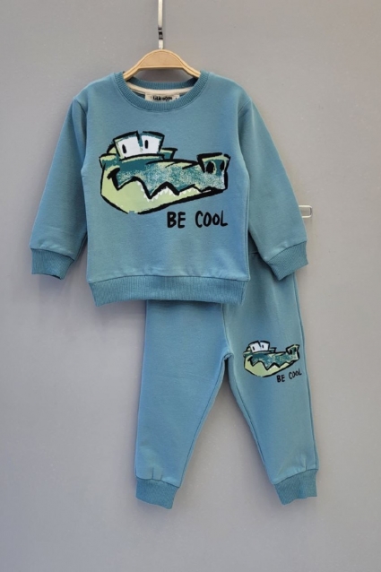 A baby set for a long -sleeved boy, blue color