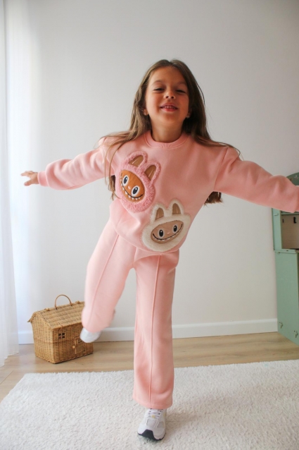 Baby quilted kit for a long -sleeved girl, pink color